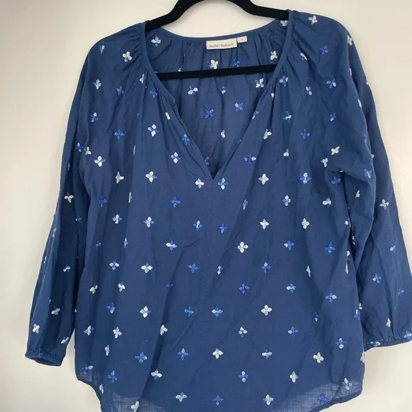 Roller Rabbit Navy and White Floral Blouse - Picture 2 of 3